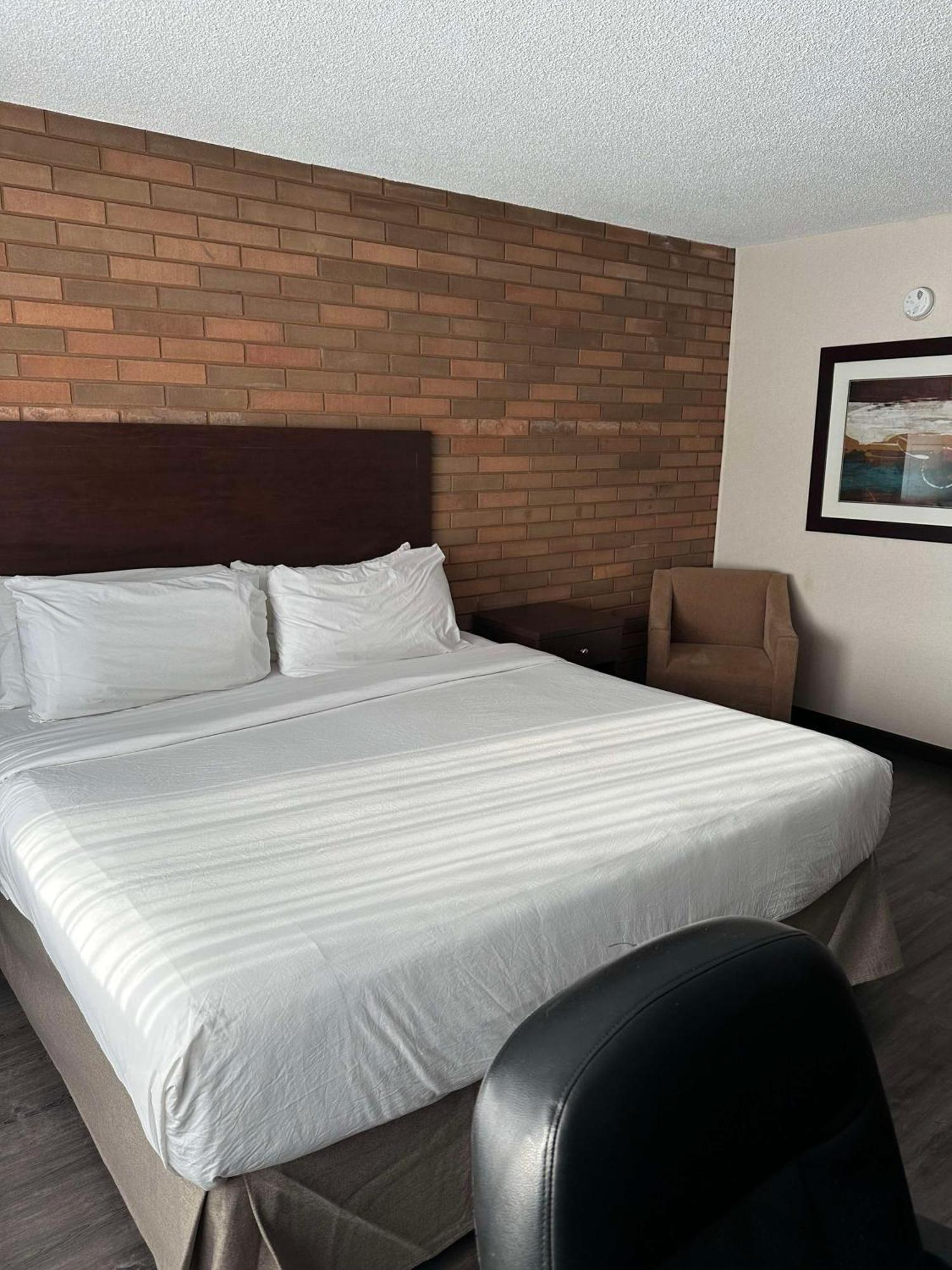Best Western Cedar Park Inn Edmonton Exterior foto